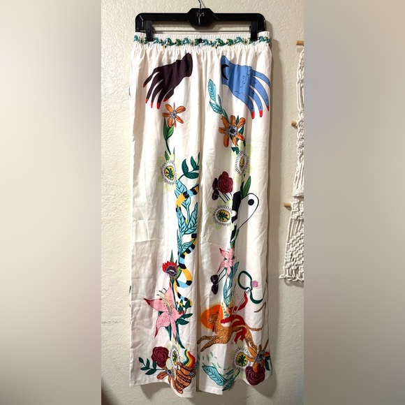 Floral and Unique Patterned Wide Leg Light Weight Pants - Picture 2 of 4